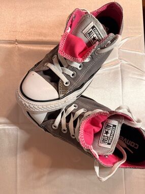 Converse Women’s 'Gray & Pink Chuck Taylor All Star Low Top Sneakers